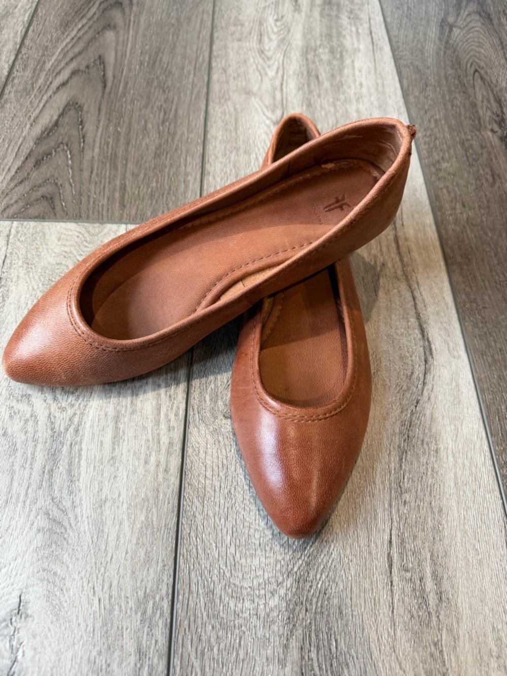 Frye Women’s Leather Pointed Toe Ballet Flats - Brown (7)